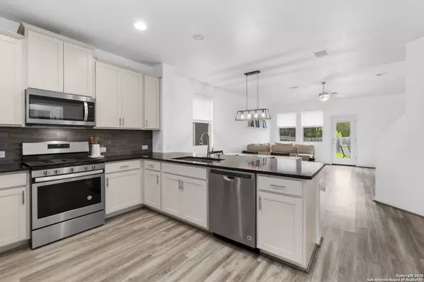 San Antonio, TX 78254,8808 Straight Oaks