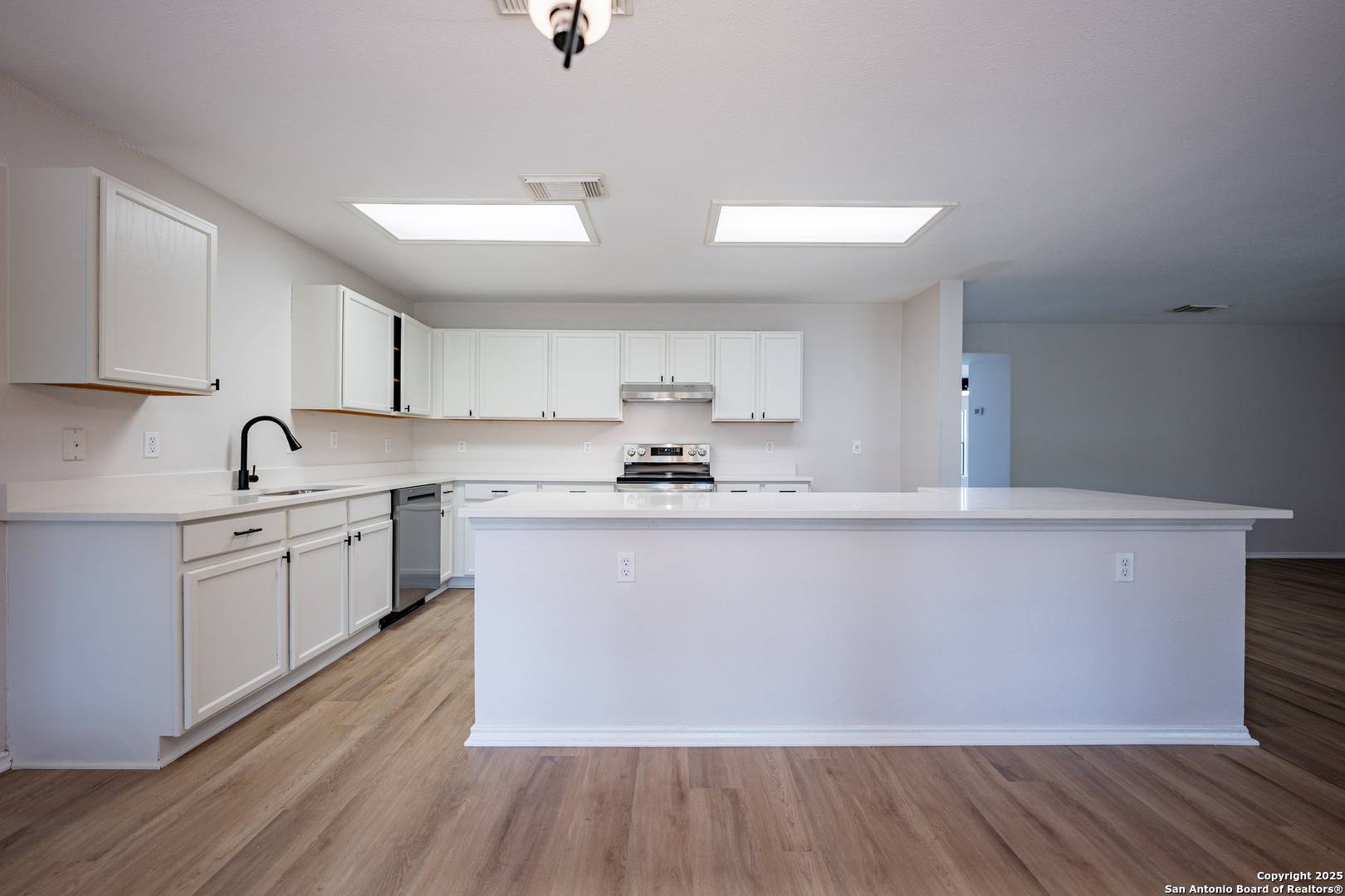 San Antonio, TX 78249,11202 Berkley Sq