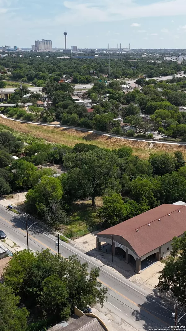 3106 S Flores, San Antonio, TX 78204