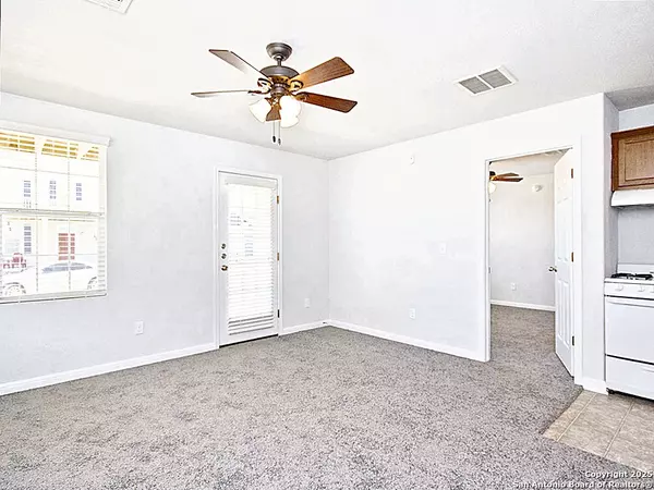 San Marcos, TX 78666,332 Trestle Tree UNIT C