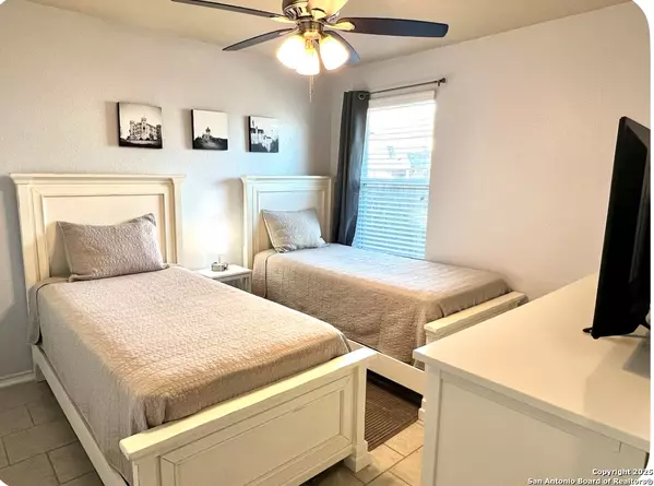 San Antonio, TX 78254,8619 Shooter cove