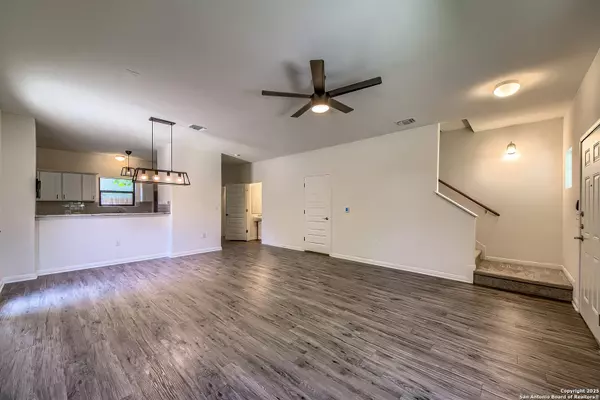 San Antonio, TX 78202,519 Arthur St UNIT # 201