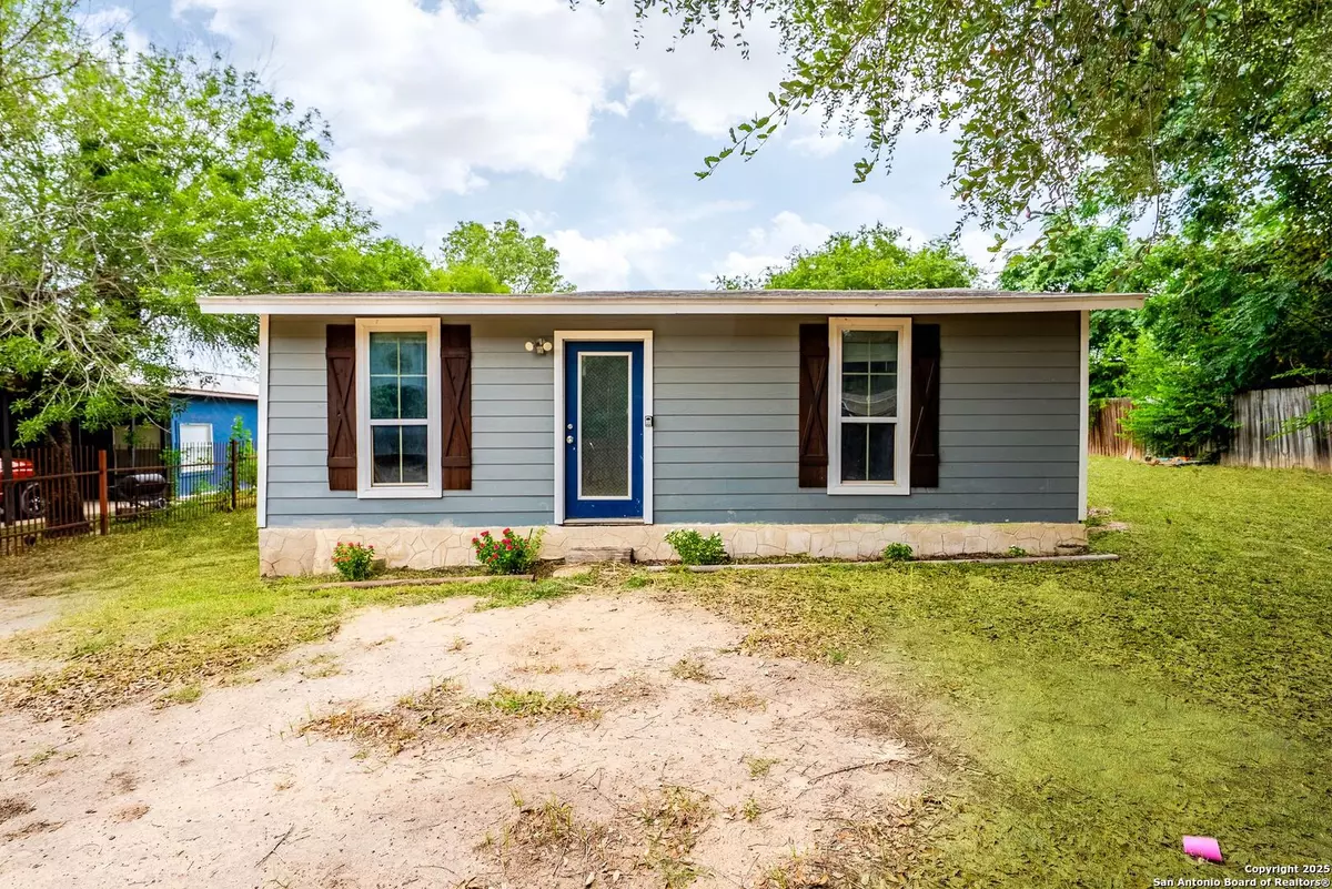 Poteet, TX 78065,2438 Royal Oaks