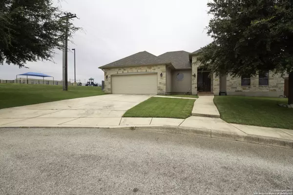 La Vernia, TX 78121,104 Elise