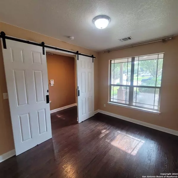 San Antonio, TX 78233-5396,13302 LOMA BONITA
