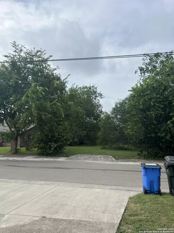 Seguin, TX 78155,221 Roosevelt