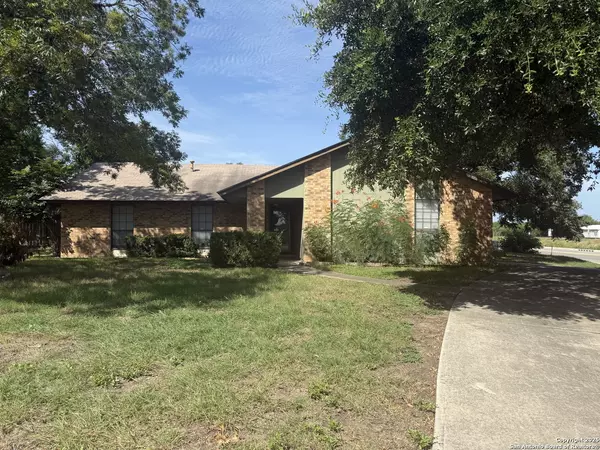 912 Spring Hill Dr, New Braunfels, TX 78130