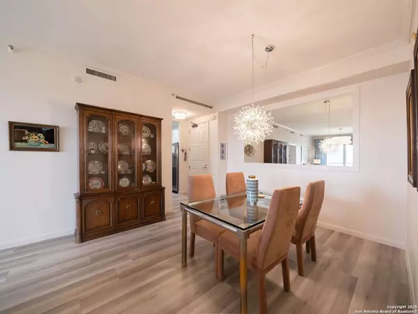 San Antonio, TX 78209,1 Towers Park UNIT 1808