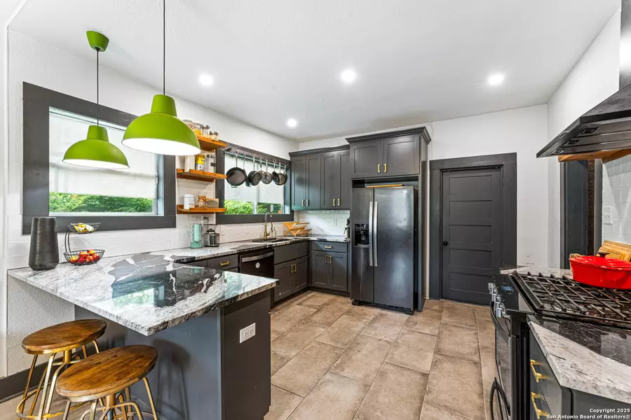 427 Hampshire, San Antonio, TX 78210