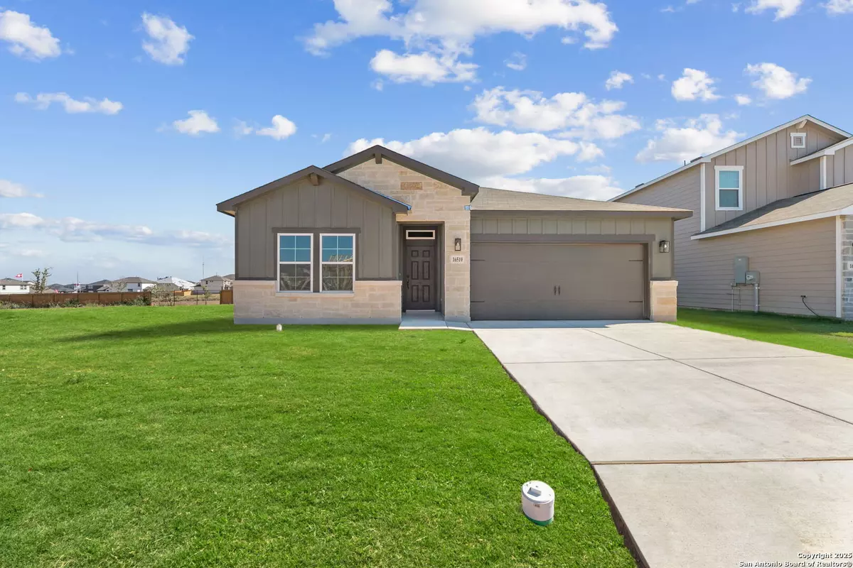 Elmendorf, TX 78112,16510 Red Pine