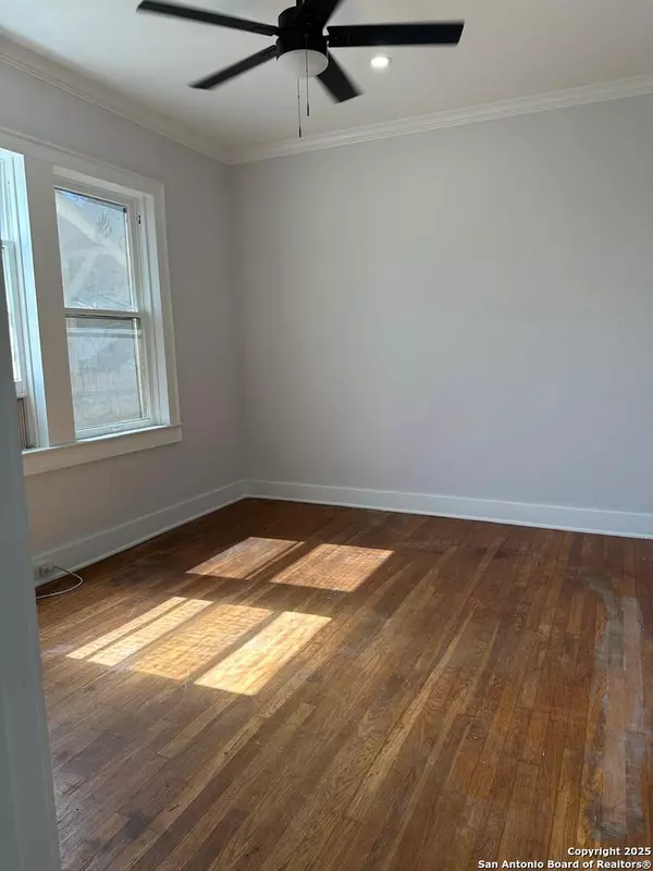 San Antonio, TX 78212,603 summit UNIT 2