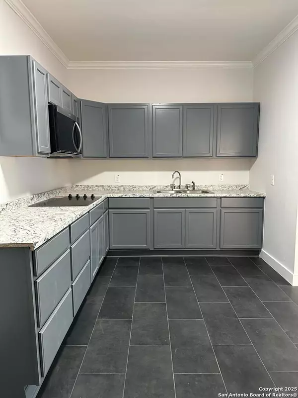 San Antonio, TX 78212,603 summit UNIT 2