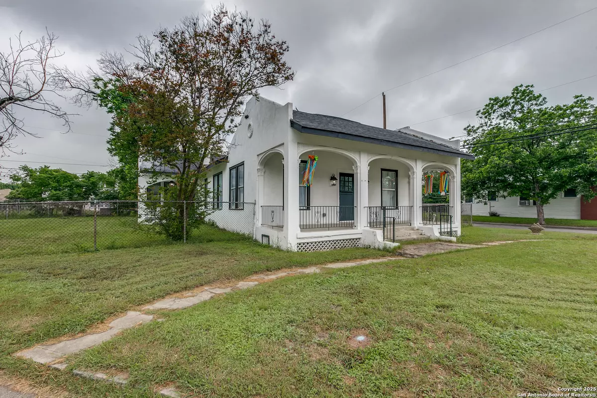 San Antonio, TX 78201,102 beal