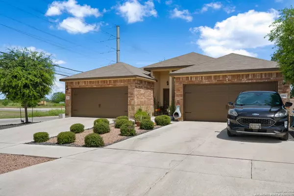 Seguin, TX 78155,1100/1102 Stanley