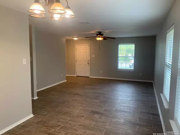 Converse, TX 78109,6606 Poseidon Way