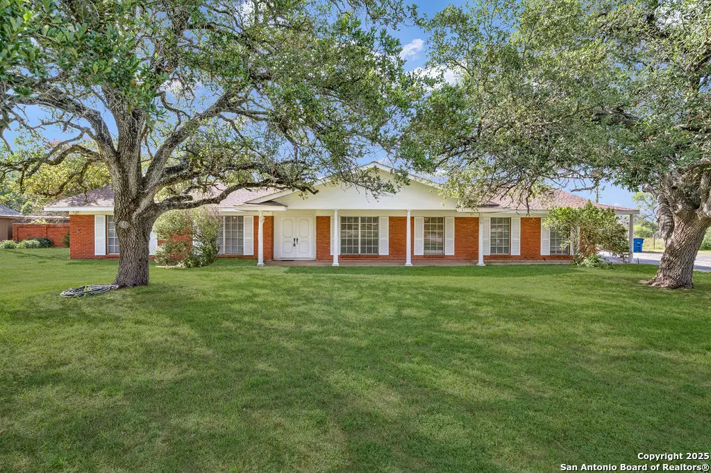 Floresville, TX 78114,514 hospital