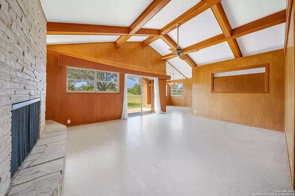 Floresville, TX 78114,514 hospital