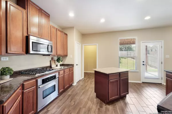 San Antonio, TX 78258,21202 Leslie Carson