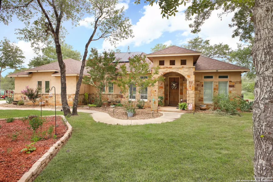 158 county road 6871, Natalia, TX 78059