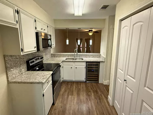 San Antonio, TX 78228-1024,5222 E ROLLING RIDGE DR