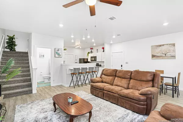 4 Oak, San Antonio, TX 78216