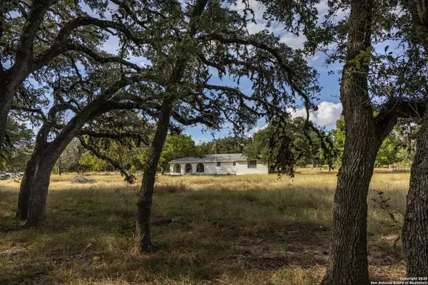 Lakehills, TX 78063,10406 Park Road 37