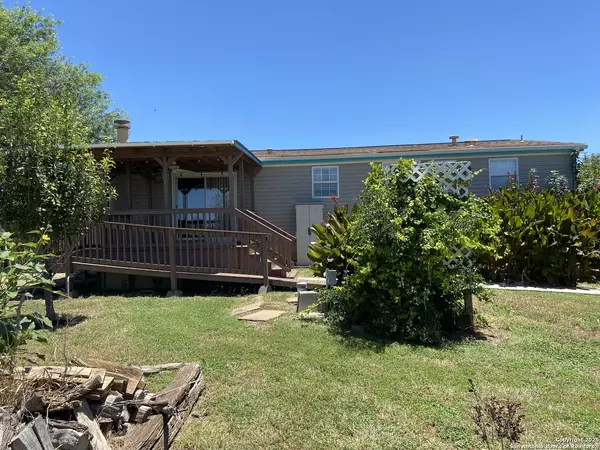 145 Davie, Marion, TX 78124