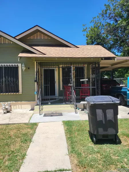 3023 Travis, San Antonio, TX 78207