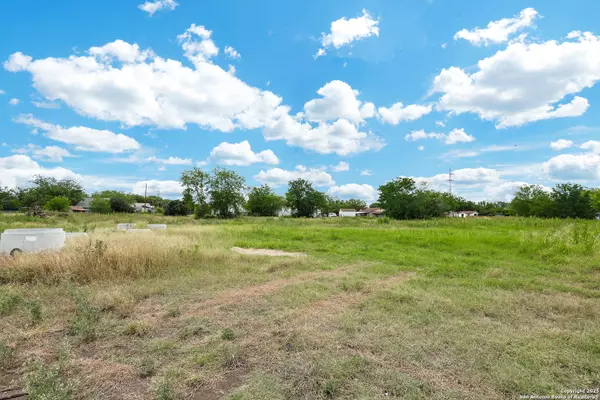San Antonio, TX 78211,4 Golden Ave
