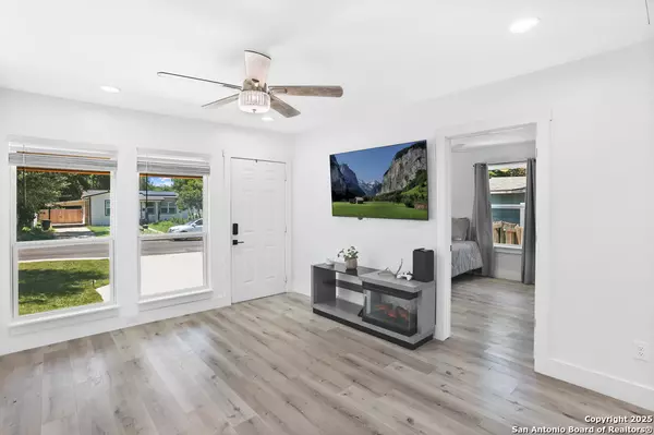 San Antonio, TX 78213,135 Saratoga