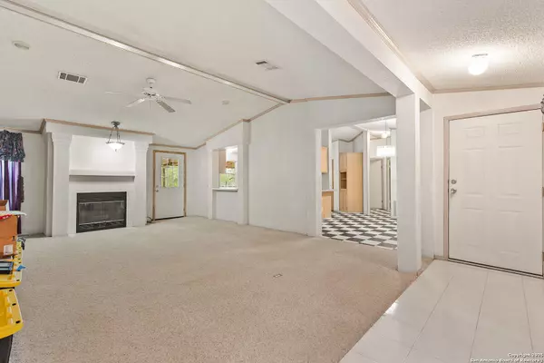 Floresville, TX 78114,1040 Wild Flower