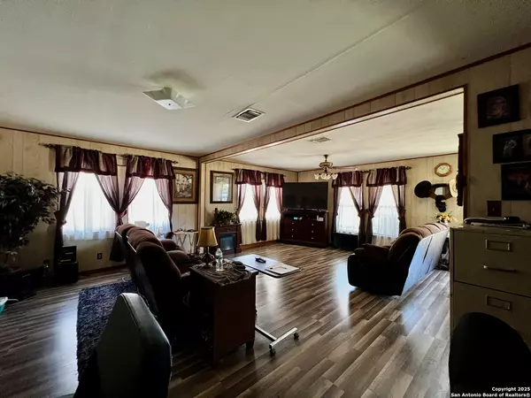 Devine, TX 78016,110 Renfro