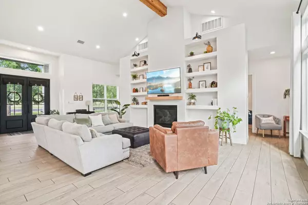 Helotes, TX 78023,11260 Beverly Hills