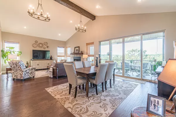 Canyon Lake, TX 78133,561 Five Oaks