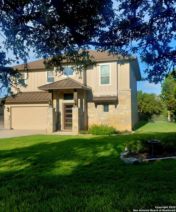 561 Five Oaks, Canyon Lake, TX 78133
