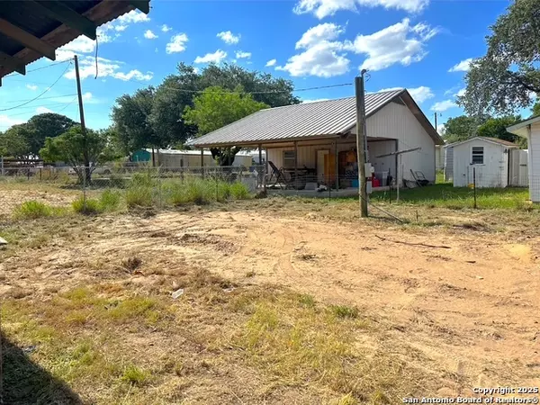 Pleasanton, TX 78064,1207 & 1209 Florida