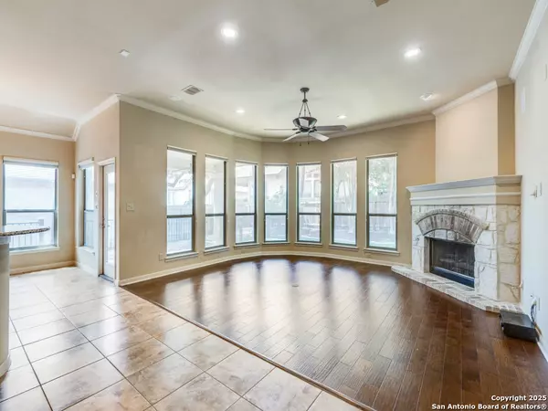 Hollywood Park, TX 78232,15 Cascade Glen