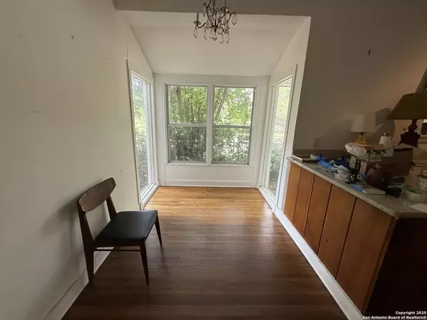 San Antonio, TX 78201,2055 W Huisache