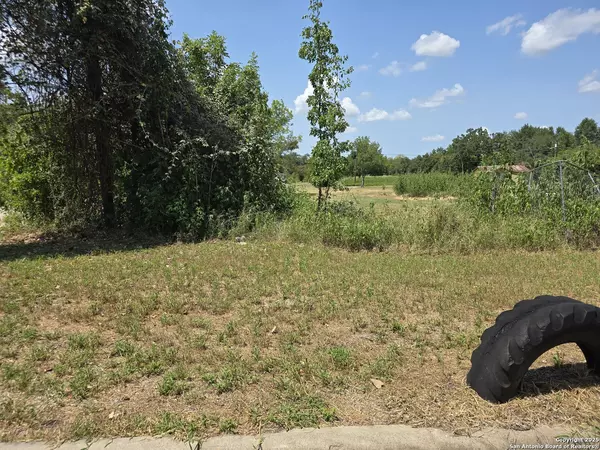 Rockdale, TX 76567,407 4TH E