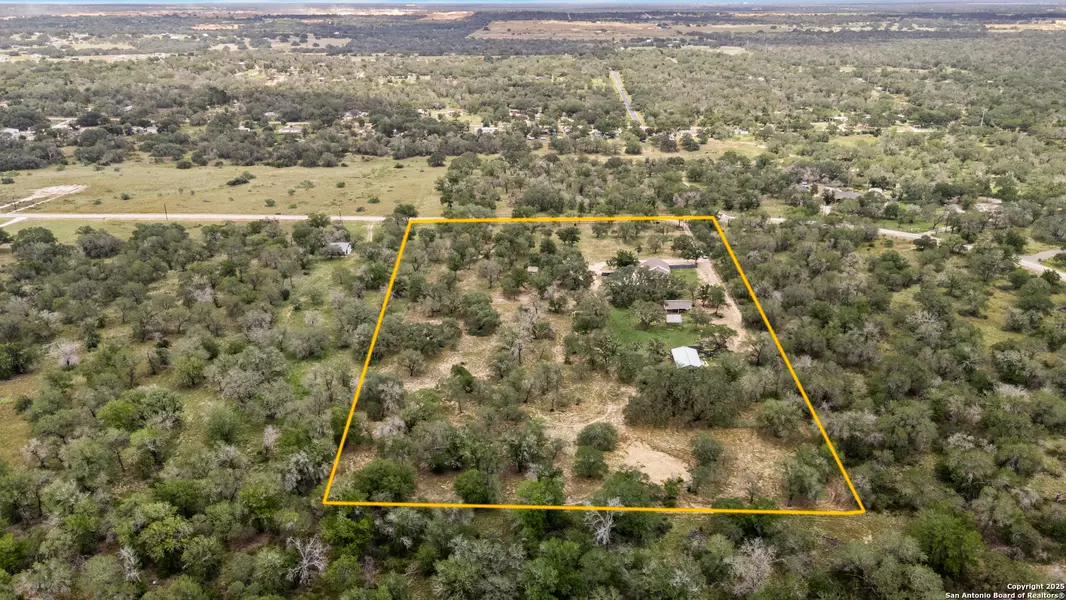 1000 clear lake, Poteet, TX 78065
