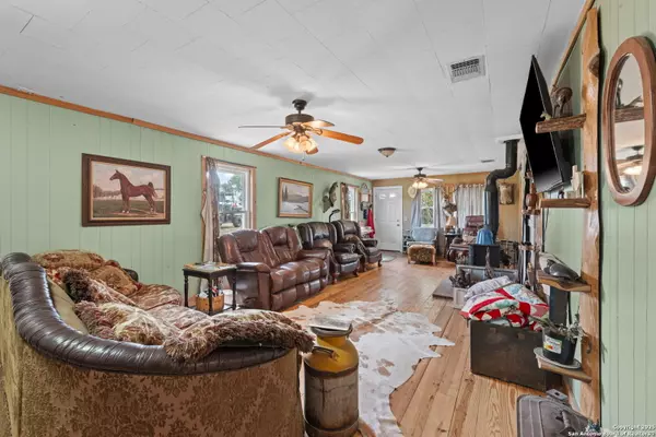 Center Point, TX 78010,943 Stoneleigh