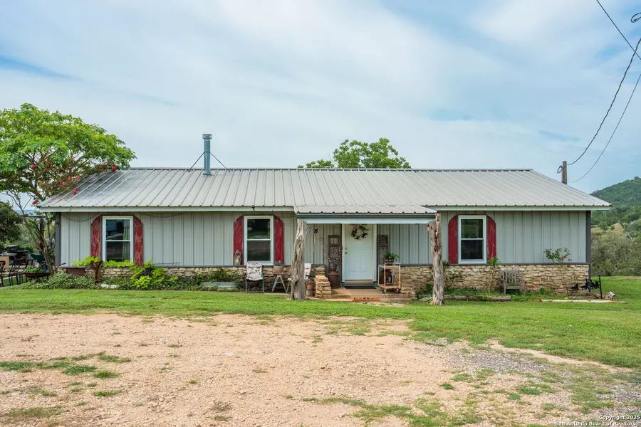 943 Stoneleigh, Center Point, TX 78010