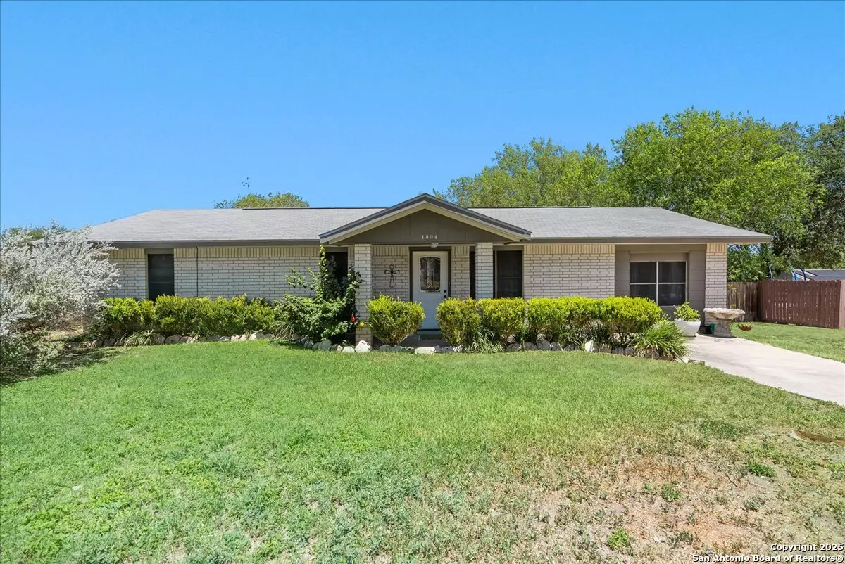George West, TX 78022,1304 Amy St