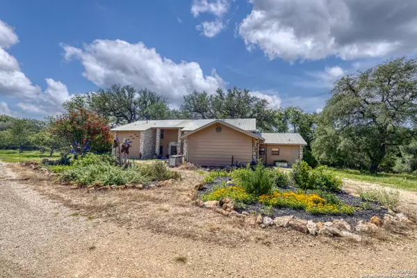 Uvalde, TX 78801,4983 Ranch Road 1051