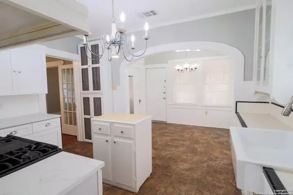 San Antonio, TX 78210,1026 Kayton