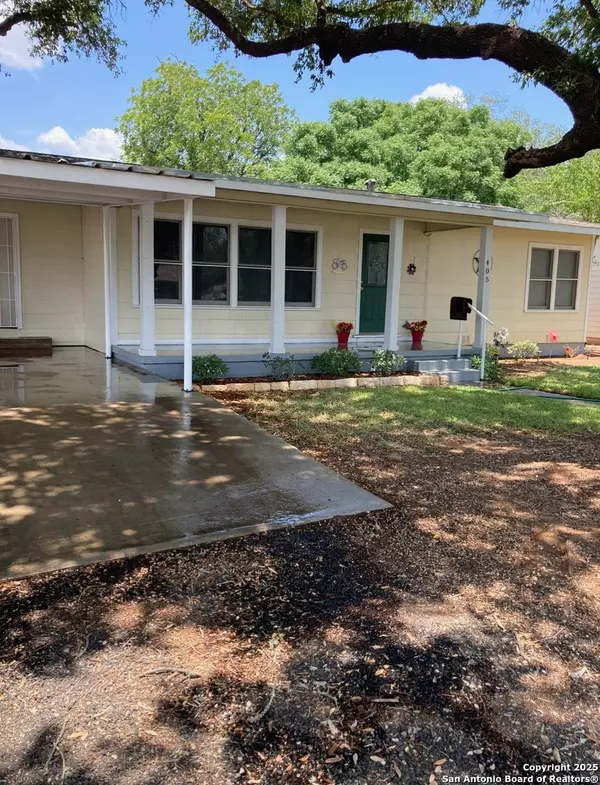 405 Trinity, Pearsall, TX 78061