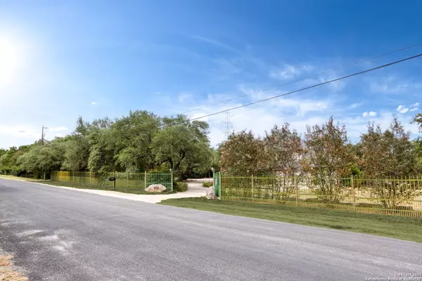 Helotes, TX 78023,13216 Circle N