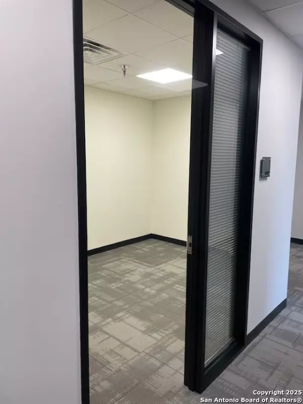 3700 Fredericksburg UNIT 150, San Antonio, TX 78201