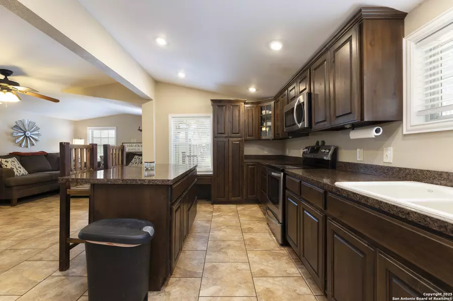 232 Angel Dr, Lakehills, TX 78063