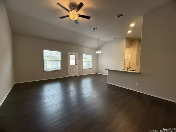 Converse, TX 78109,9212-1 Canyon Bend